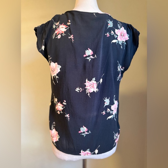 Abercrombie & fitch black green pink floral boho top xs cottage core sleeveless - Picture 2 of 3